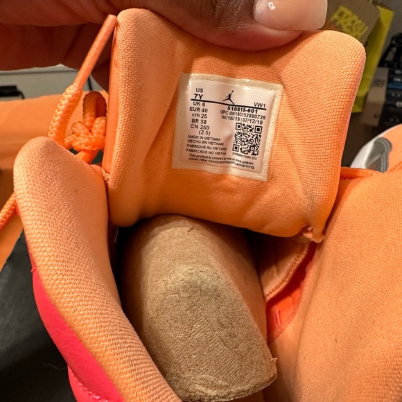 2019
Air Jordan 12 Retro GS 'Sunrise' SZ:7 - Picture 3 of 7